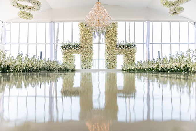 luxurious-blooming-wedding-white-hues_10X